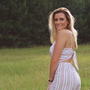 Meet your Posher, Corinne